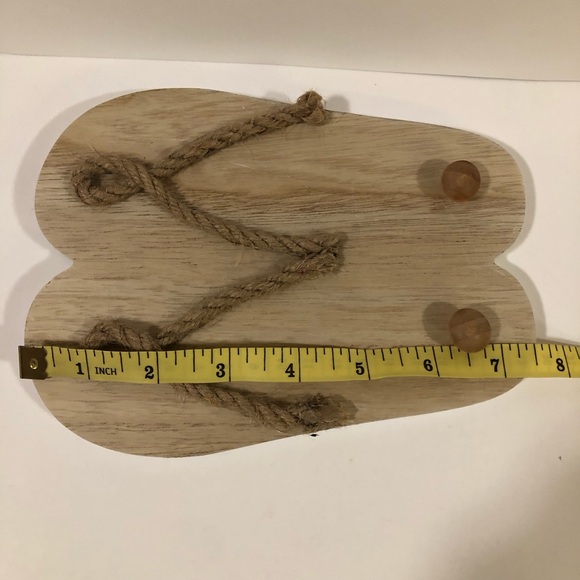 3/$20 Bouclair Wooden Flip Flops Wall Decor NWT - Picture 8 of 10